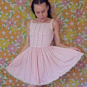 70's Handmade Pink Mini B:16 W:12 L:27